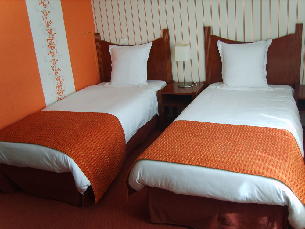 Logis Hotel L'Escargotiere Dijon Sud - Chenôve Zewnętrze zdjęcie